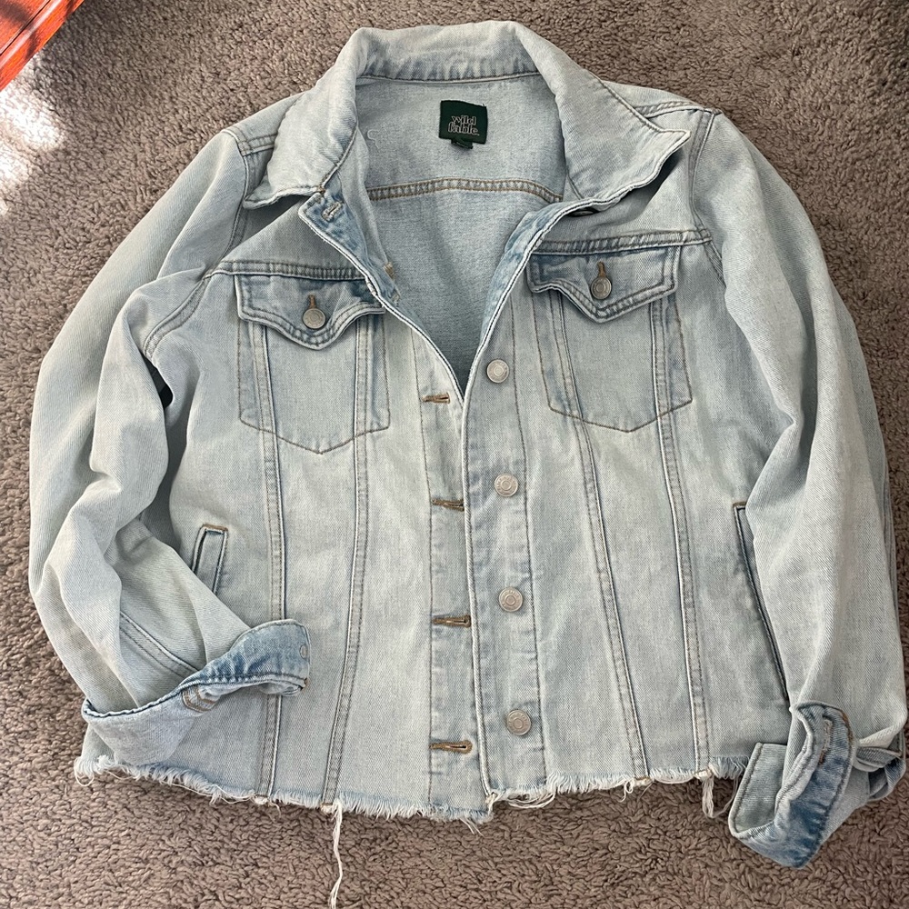 Light Frayed Jean Jacket